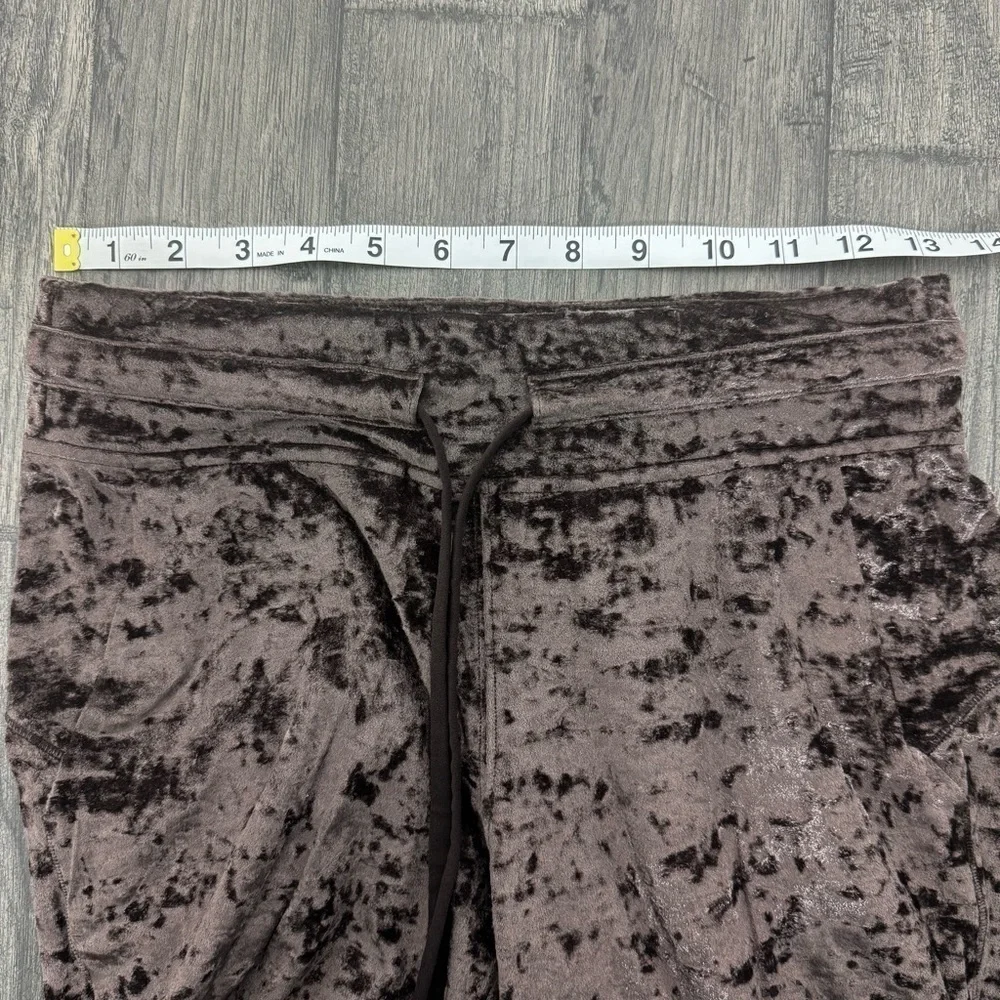 Lululemon Womens Size 4 Ready to Crush Jogger French Press